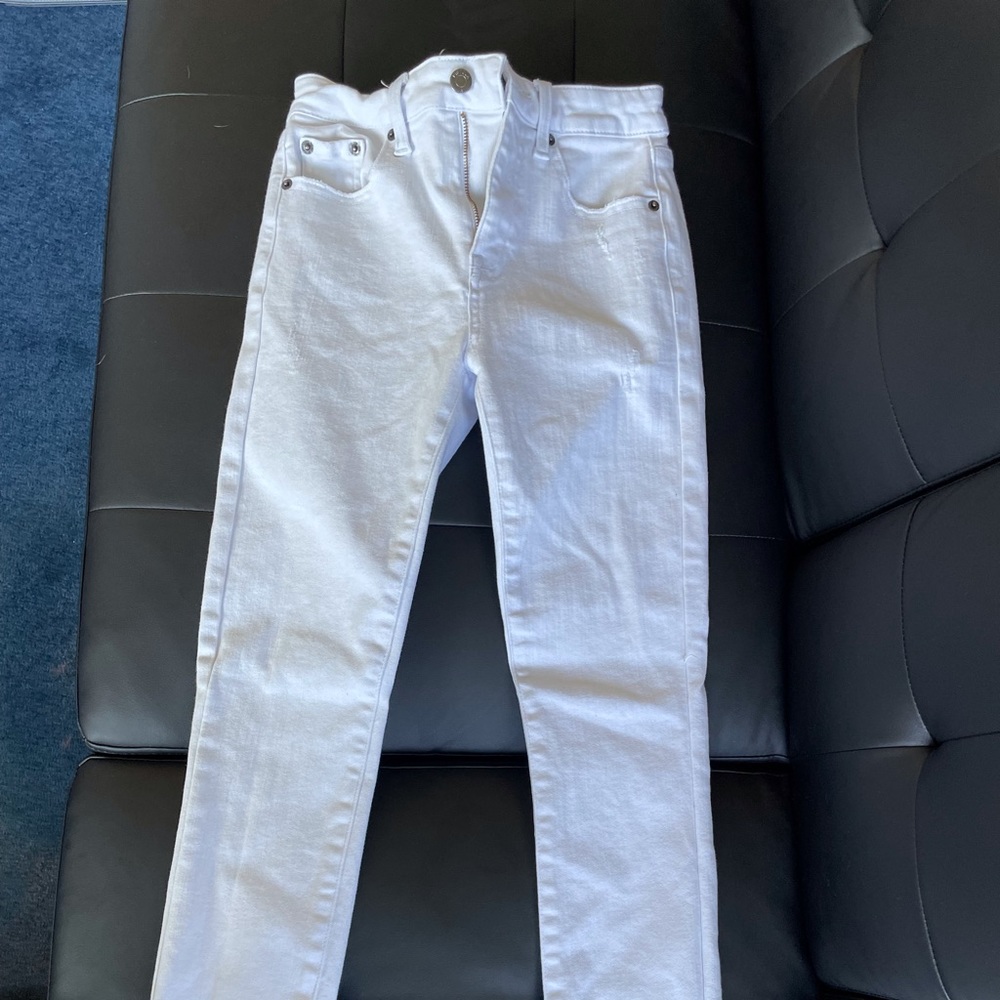 WHITE skinny jeans
